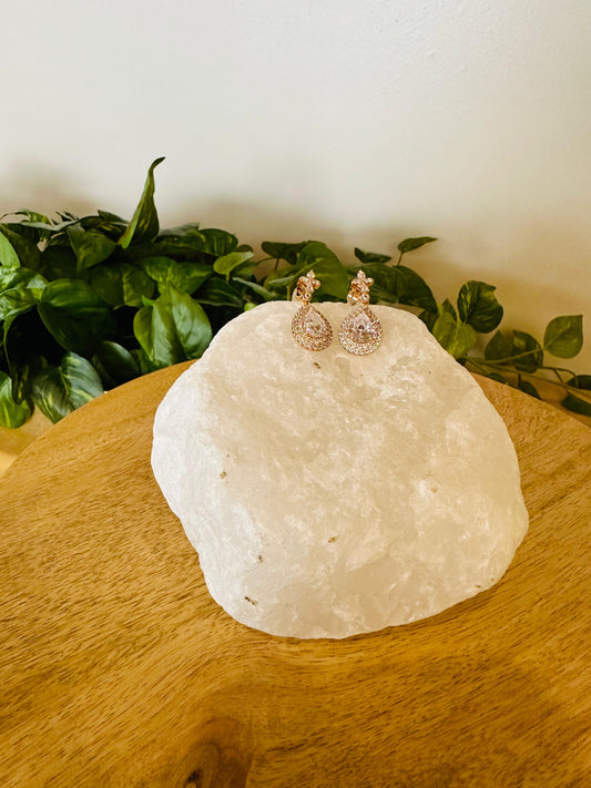 Pendientes colgantes de lágrima de diamantes